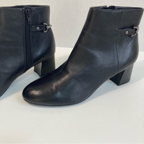 Bandolino Masie Block Heel Leather Ankle Boots Buckle Detail Fall Booties 9.5 - Picture 13 of 13